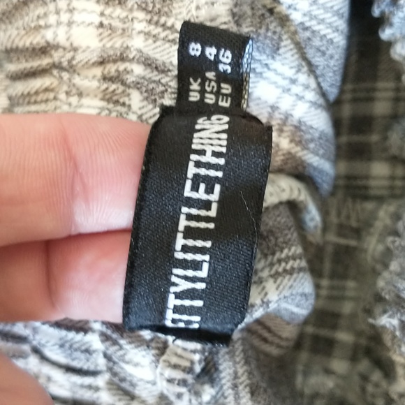 Prettylittlething grey white plaid wide leg pants - Picture 3 of 4